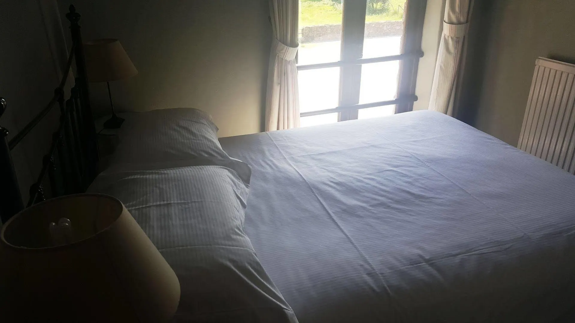 Bower House 3* إسكاديل