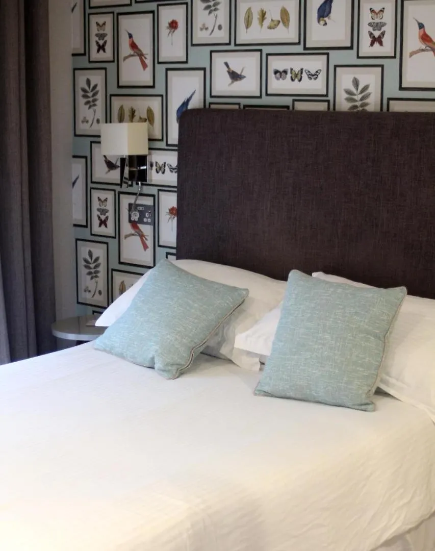 Chequers 4*
