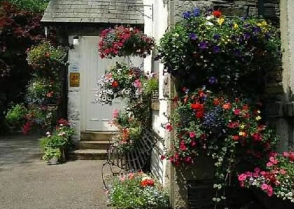 Maison d'hôtes Glenville House - Adults Only - Incl Free Off-site Health Club With Swimming Pool, Hot Tub, Sauna & Steam Bowness-on-Windermere