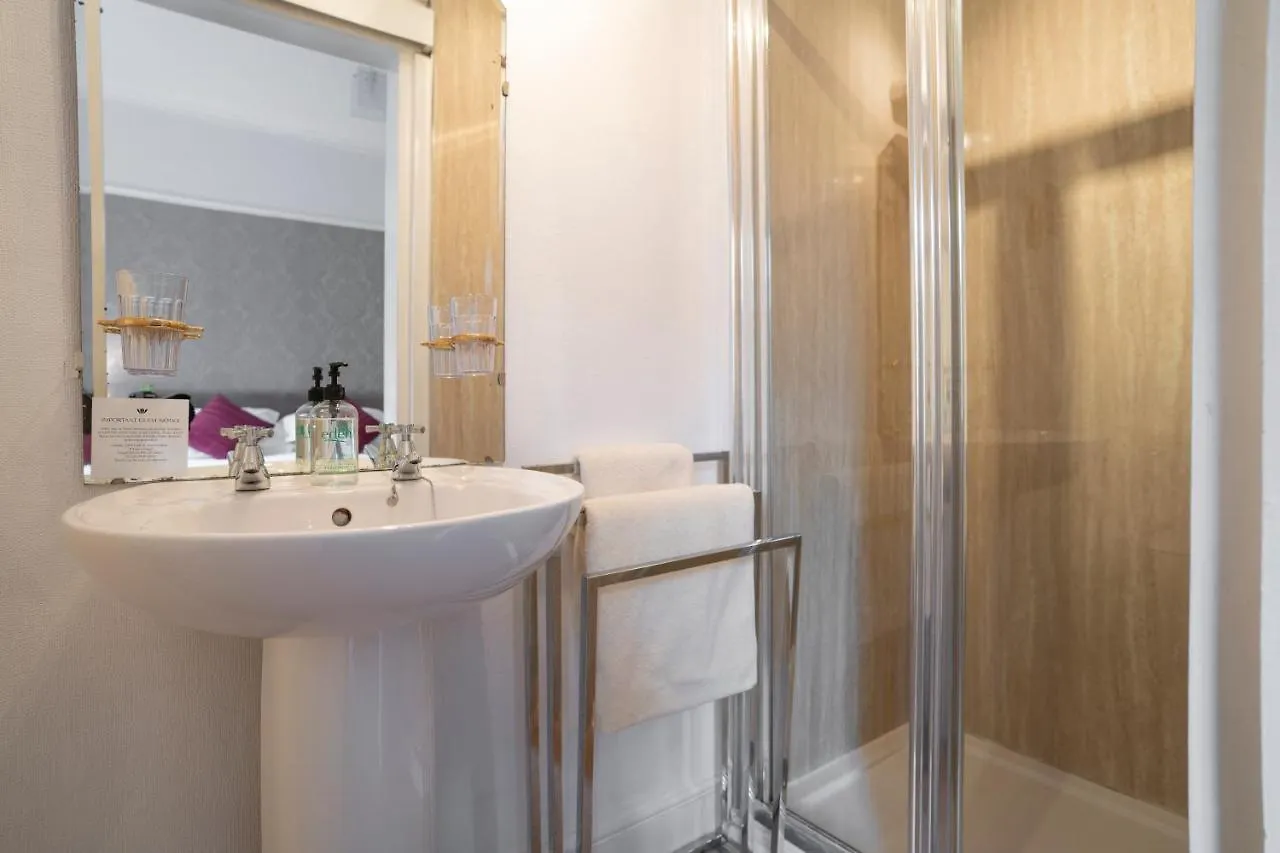 Lyndale Гостевой дом 3*