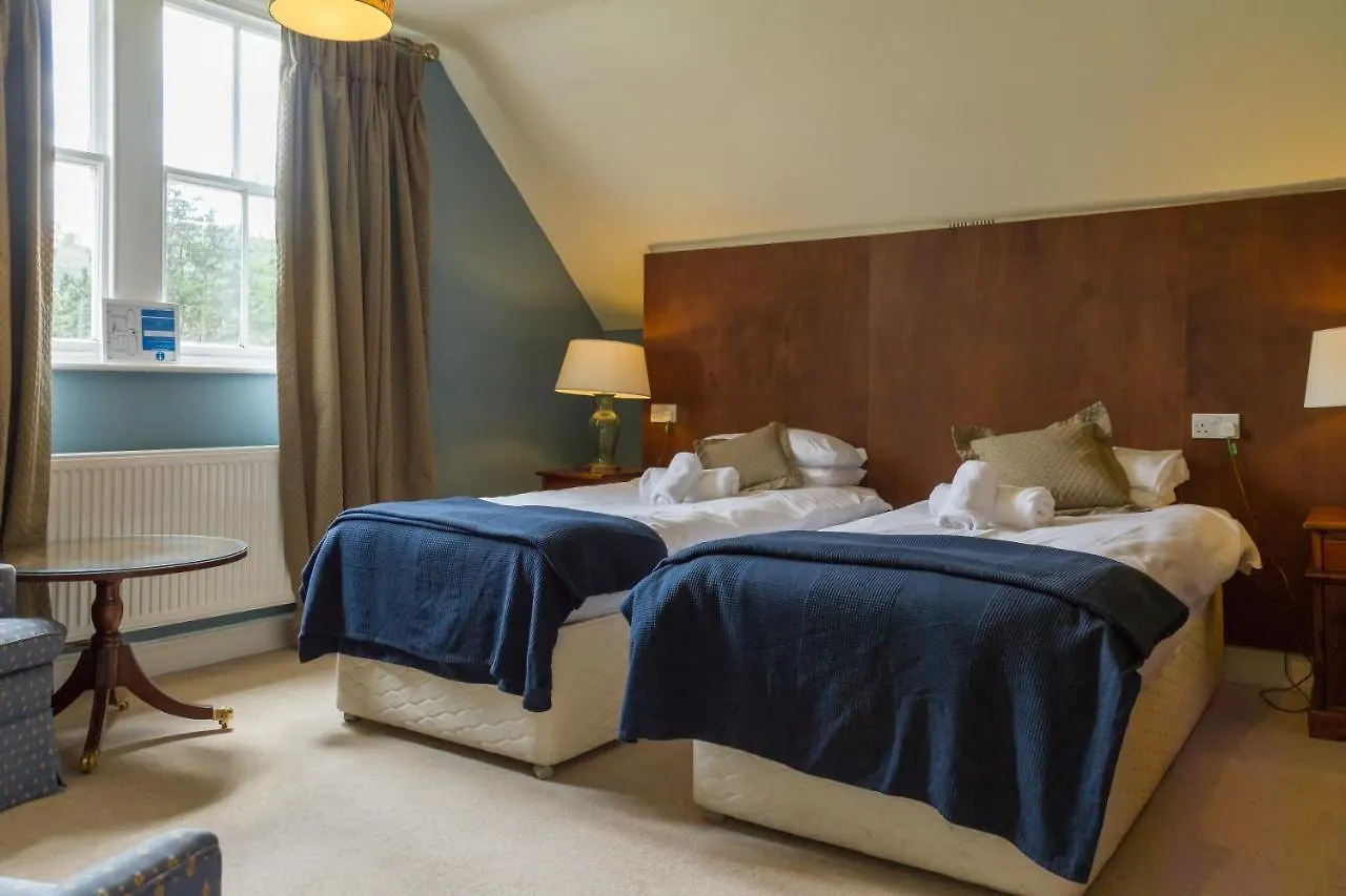 Stanley House 3*