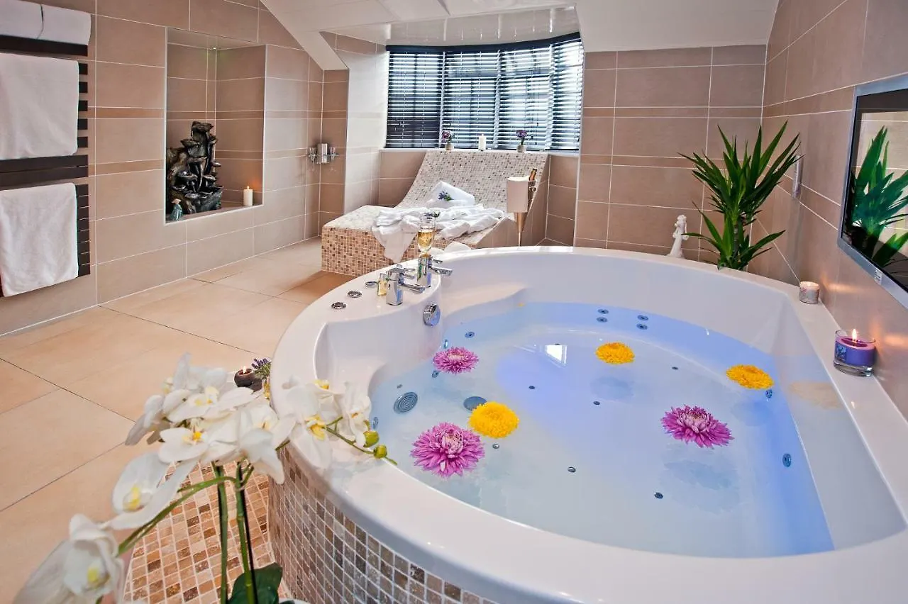 מלון Boutique & Hot Tubs