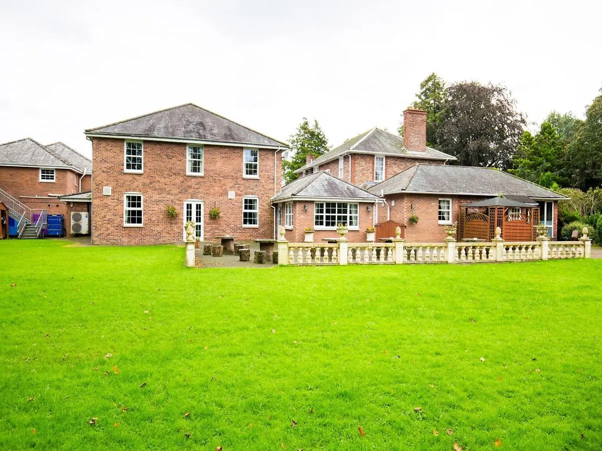 Hotel The Gables 3*