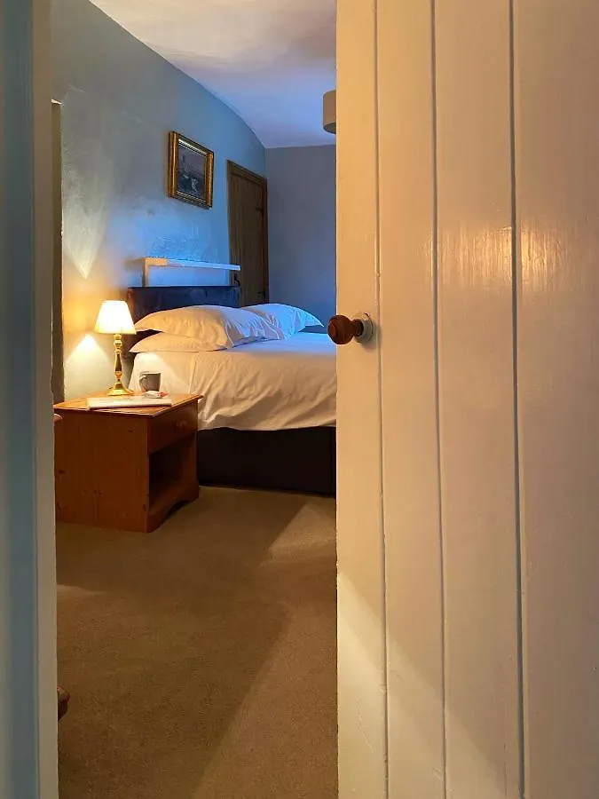 Bower House 3*