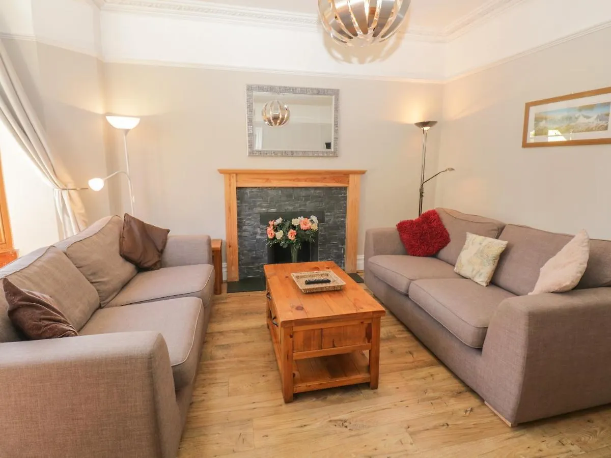 48 Oak Street Holiday home *